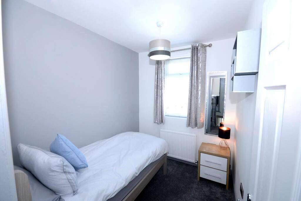 Renovated House Near Darlington Train Station.ヴィラ エクステリア 写真
