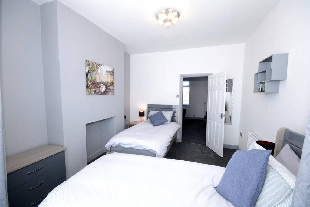 Renovated House Near Darlington Train Station.ヴィラ エクステリア 写真