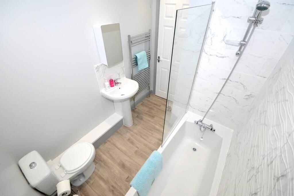 Renovated House Near Darlington Train Station.ヴィラ エクステリア 写真